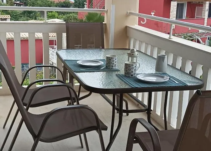 Danae Apartament *