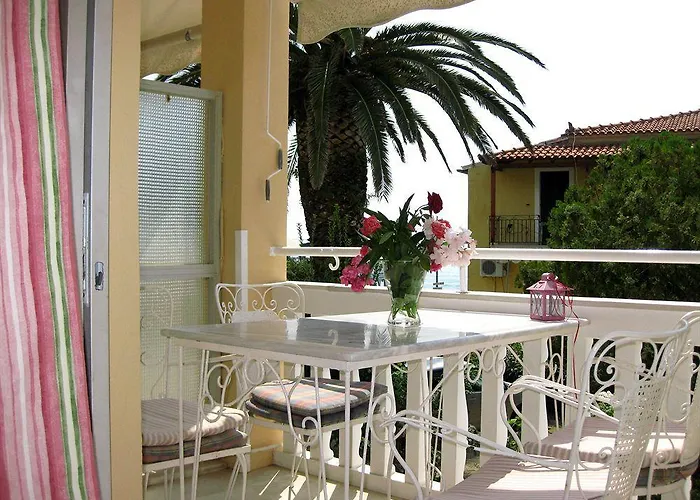 Danae Apartament *