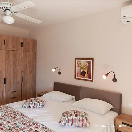 Danae Apartman