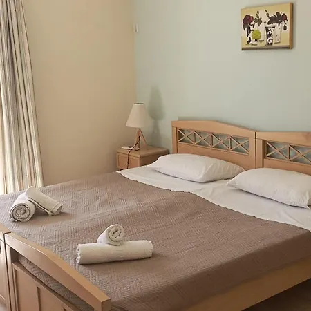 Danae Apartman